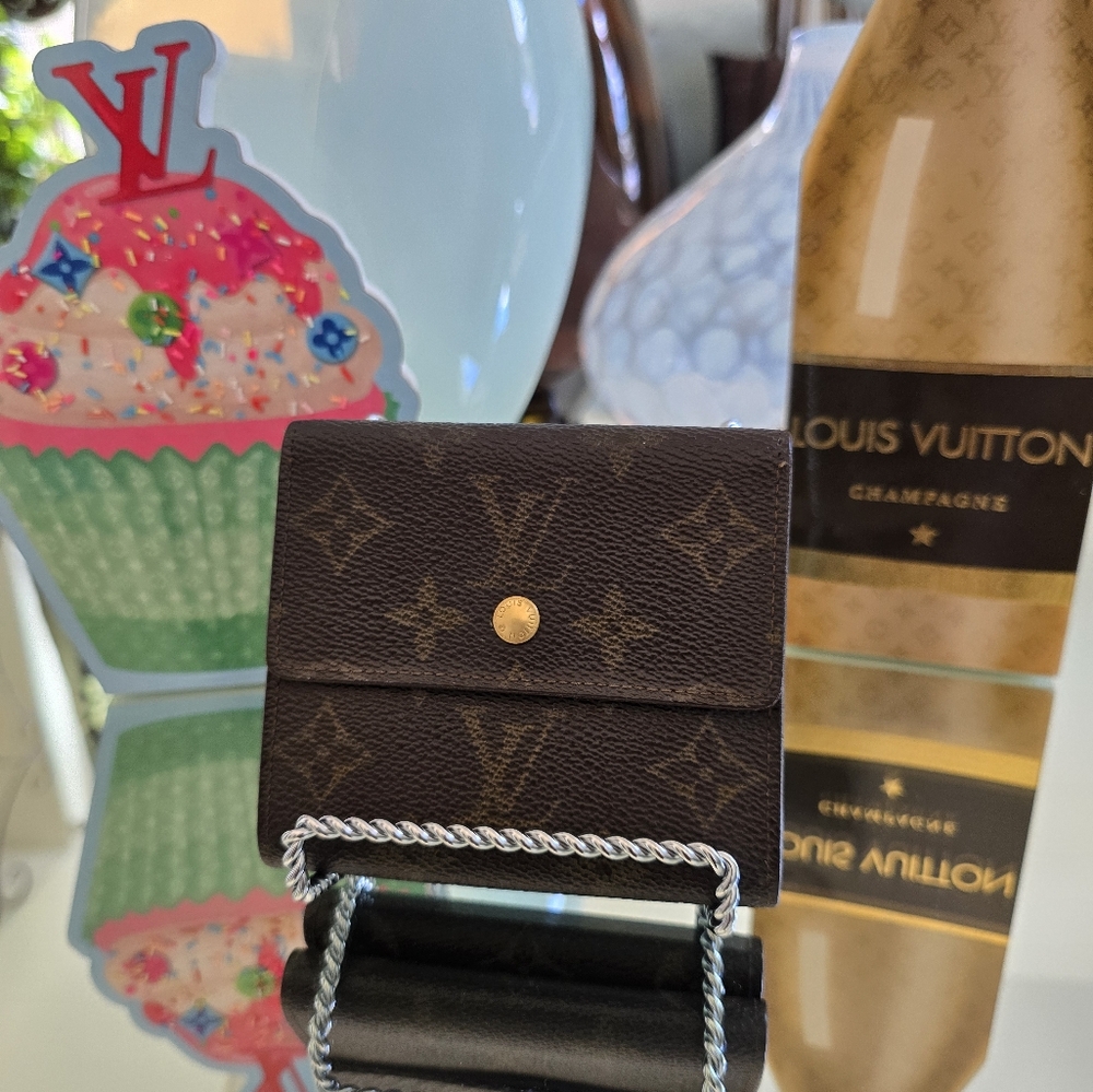 🌟 Louis Vuitton Elisa Wallet EUC
